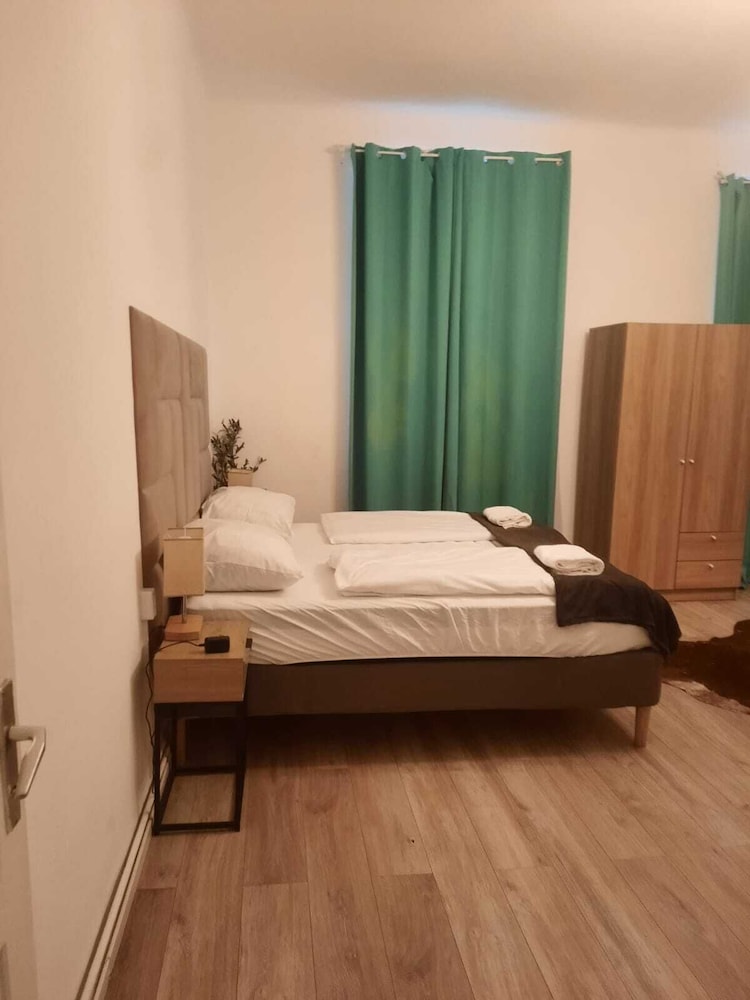 Budget 4 Apartments For Groups