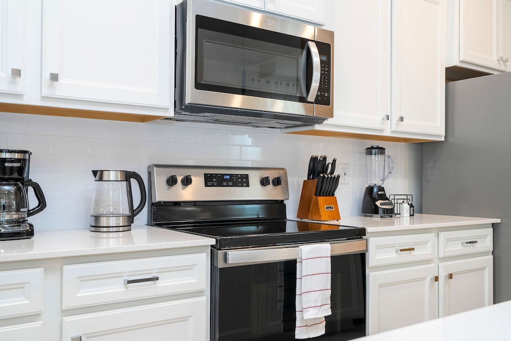 Luxury 7Bd Close to Disney With Pool and Spa at Windsor Cay 16218
