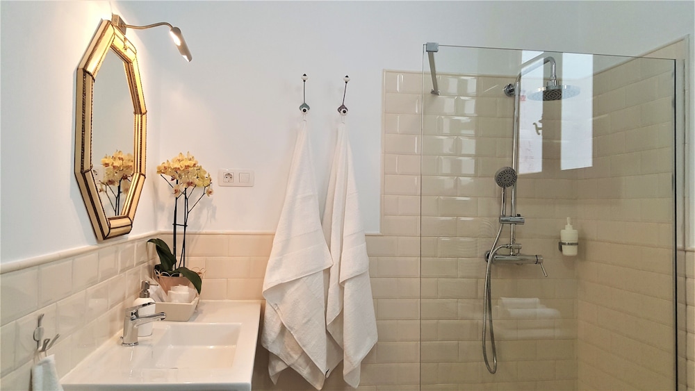 Los Canaritos Guest-House