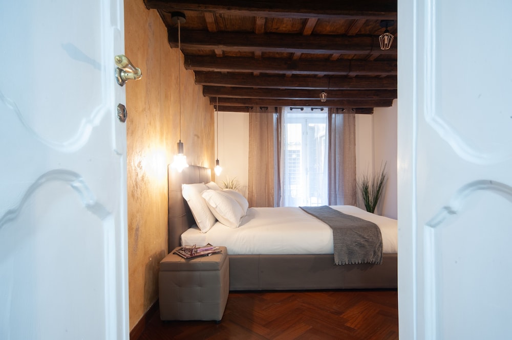 StarHome NAVONA