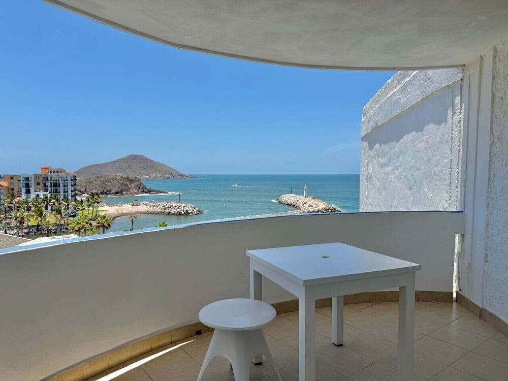 Yatch Apartments