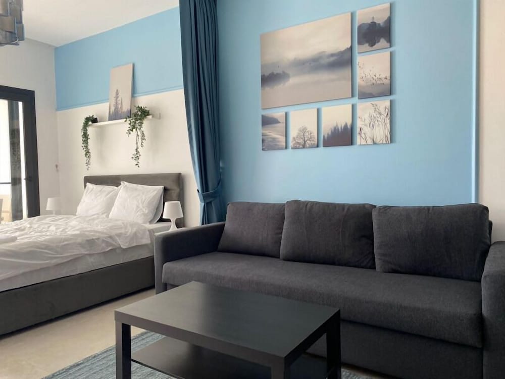 Azure Seaview Studio in Caesar Blue