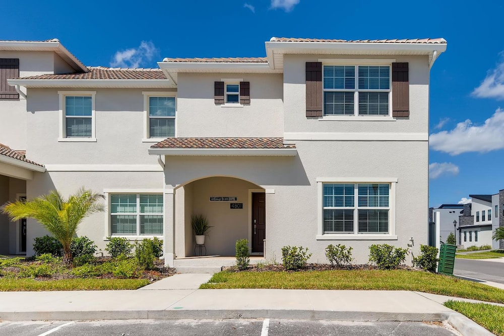 4801 ML - Ideal Retreat Townhome Oasis With Pool - Image 5