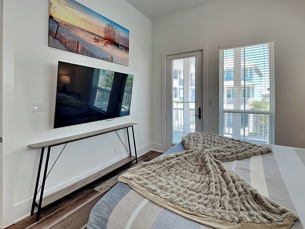 Seabreezy Lane by Ryson Vacation Rentals