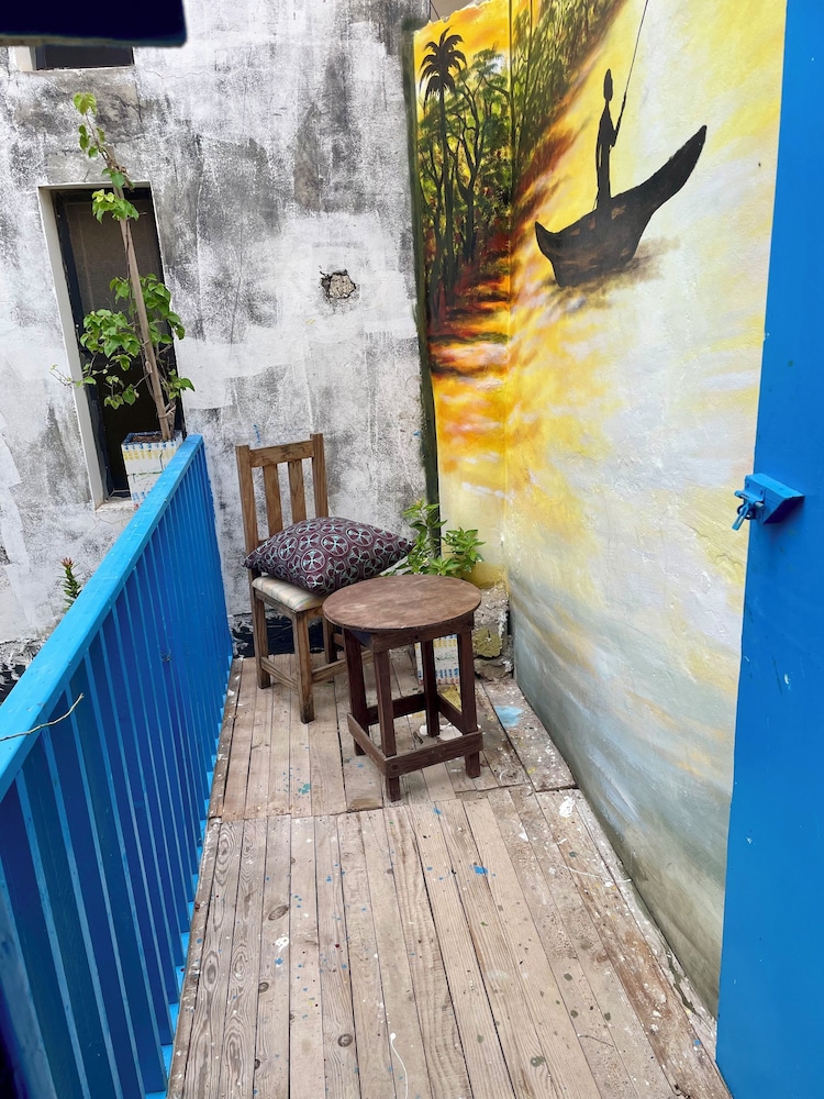 Fadidi House