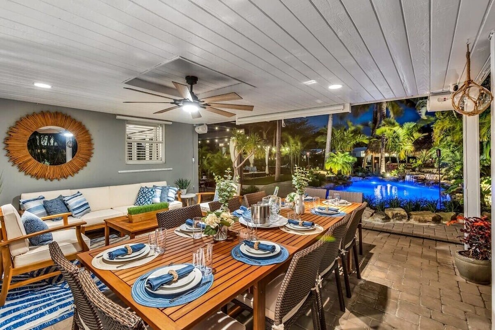 New Waterfront Oasis, Minutes to Beach, Eats, Shops