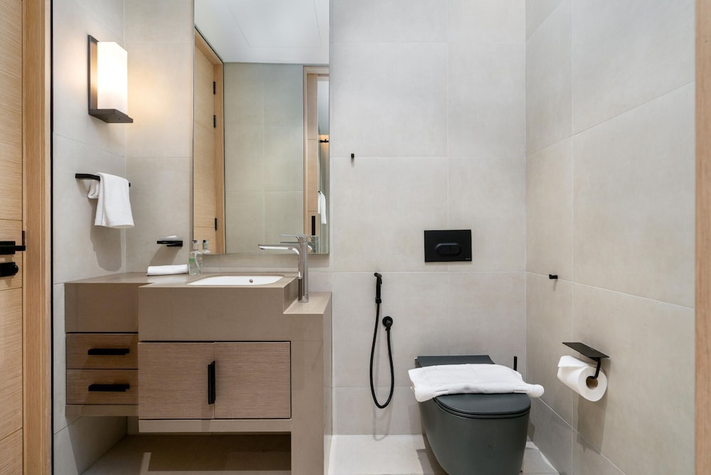 2BR 2502 Jumeirah Gate 1