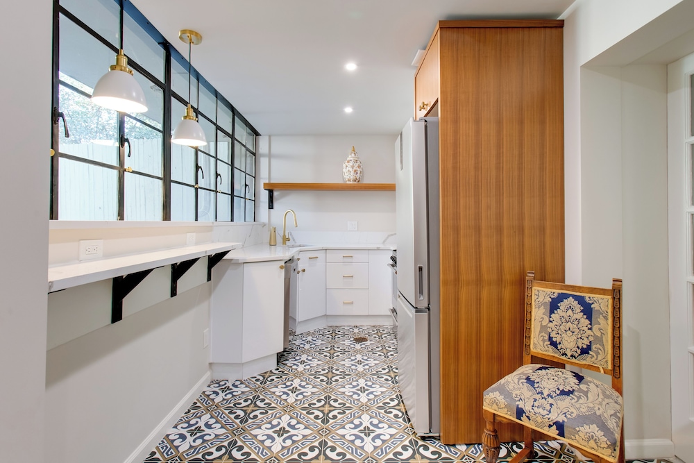 2 Mi to Dtwn: Walkable Cheesman Park Apt