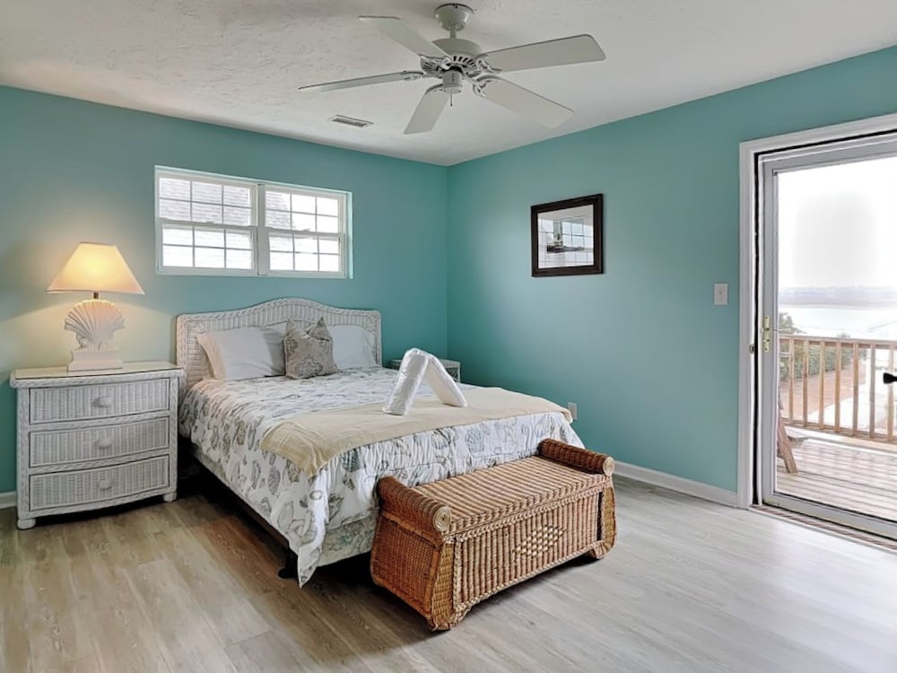 Casa Capri by Topsail Realty