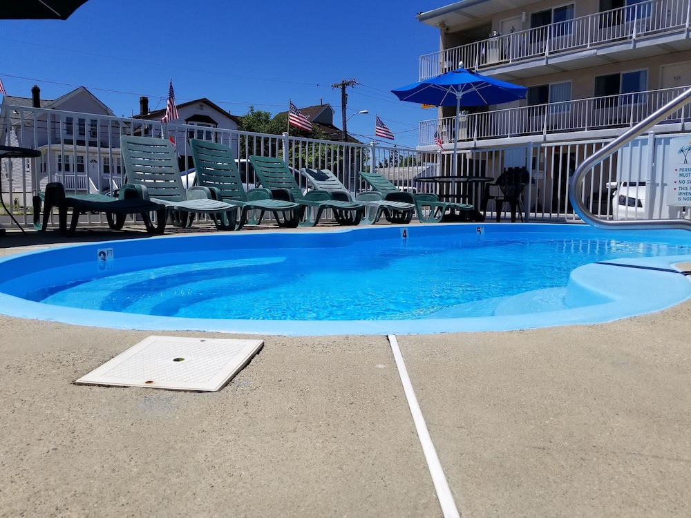 Bay Breeze Motel