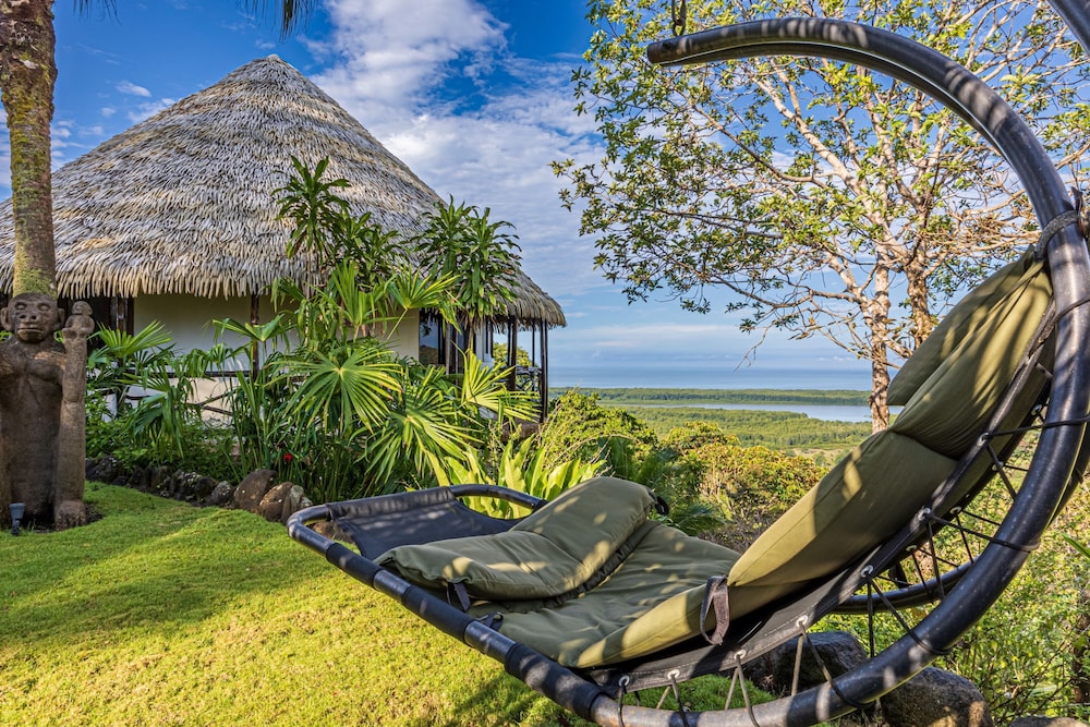 Authentic Jungle Ocean Escape by Pura Villas