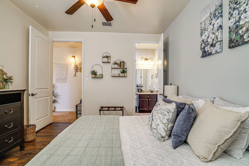 Family-friendly El Paso Home: Hike, Shop & Explore