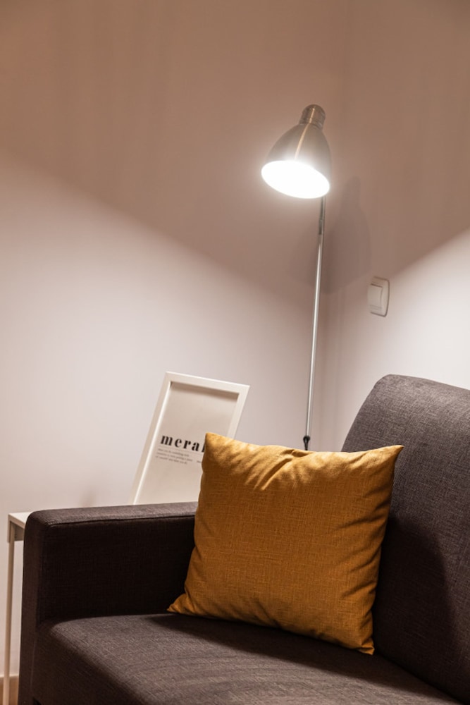 Drakatos Apartment 1B Z