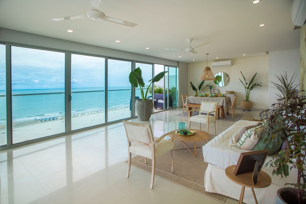Condominio frente al mar  Morros Epic.