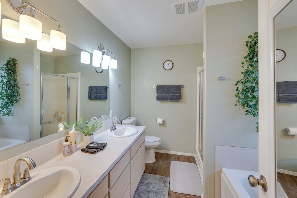 6 Mi to Dtwn Lewiston: Quiet Home w/ Views
