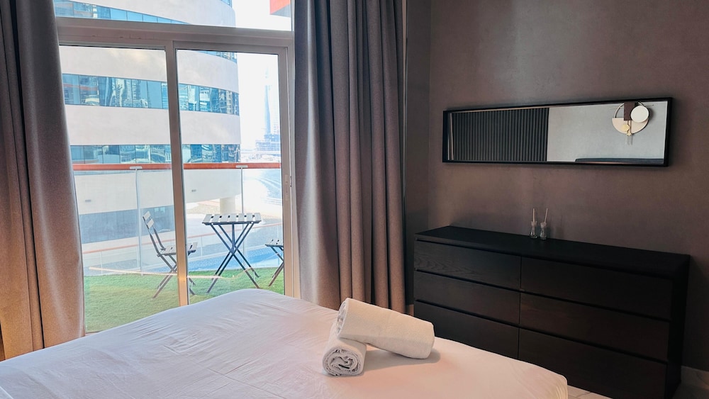 Premium 2 Bed Millennium Apartment