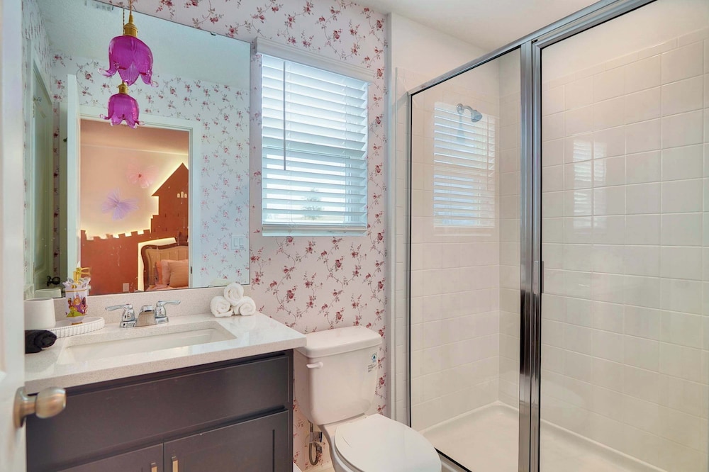 Luxury 7BR Villa, Pool, Spa & Game Room