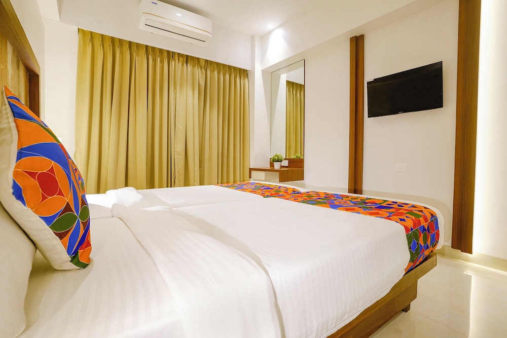 FabHotel Shubham Comforts