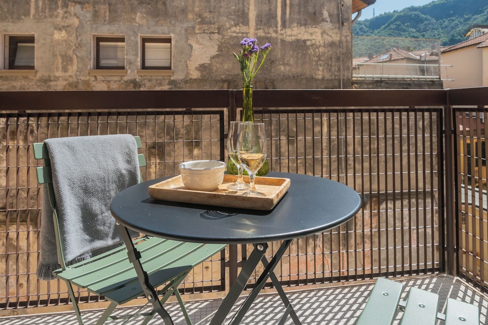 Como Volta Square With Terrace by Rent all Como