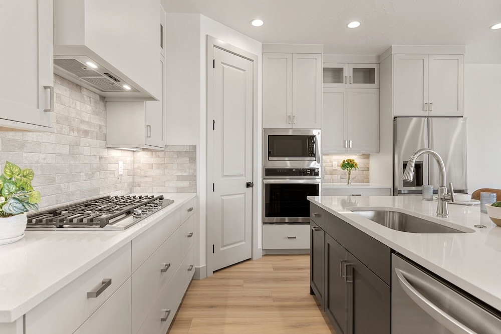 Coastline Cottage 5 Bedroom Townhouse