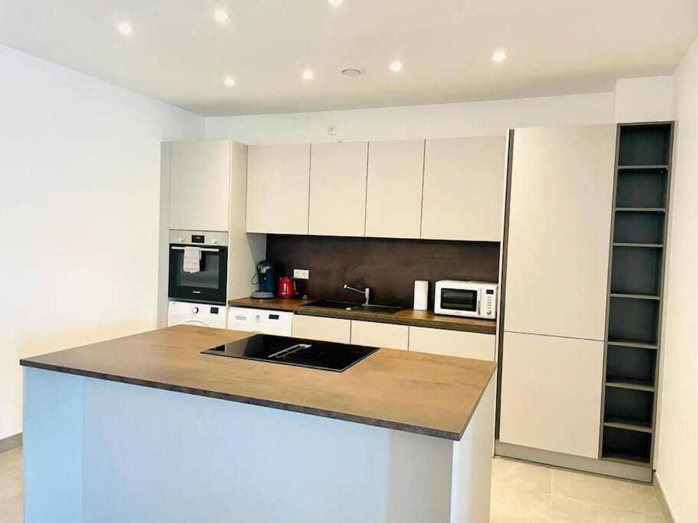 2 bedrooms with Terrace and Parking view 4