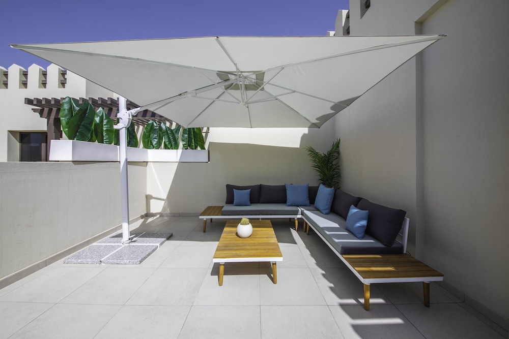 Maison Privee - Exclusive Luxury 3BR Apt with scenic views of Burj Al Arab