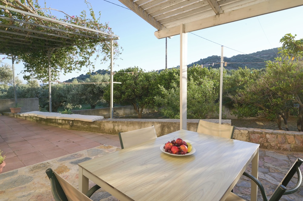 Antonis Apts - Physio Fitness Retreats