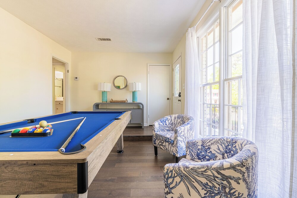Crowning Glory w Pool & GameRoom