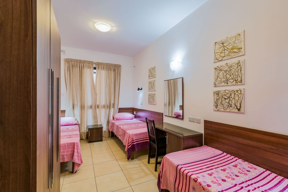 Getawaysmalta - Blue Harbour 2 Seafront 3-bedroom Apt With Large Back Terrace photo 3