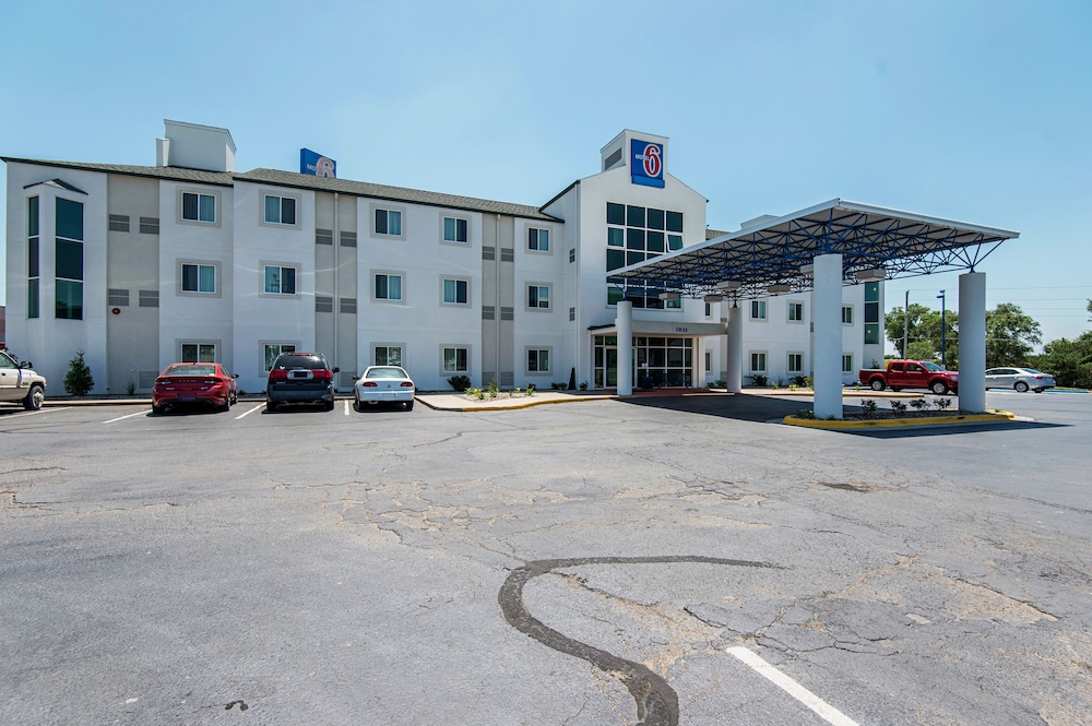 Motel 6 Junction City, KS