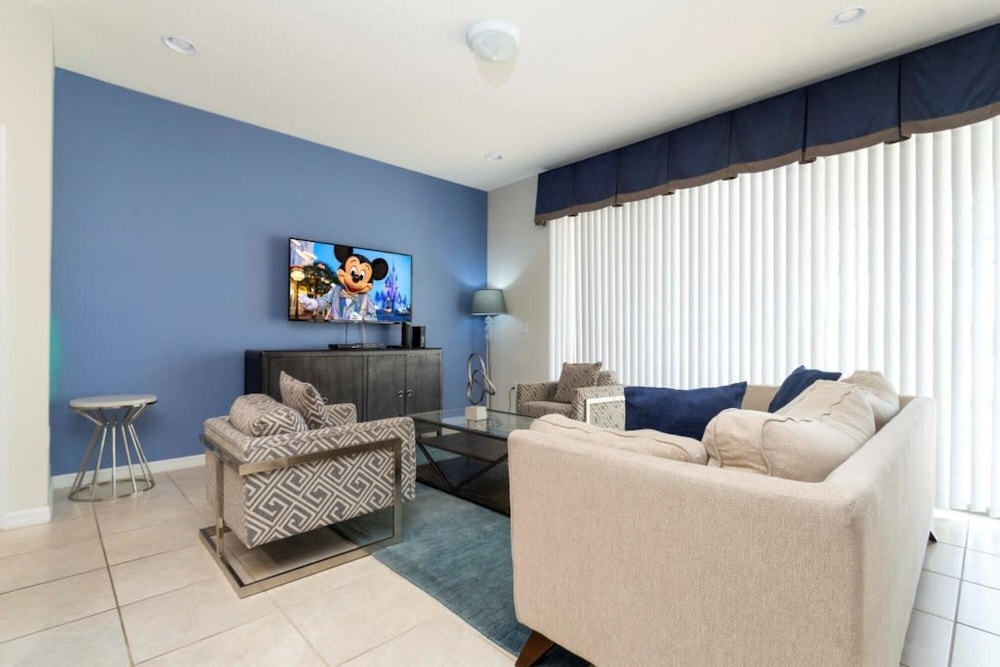 Amazing 5BR Private Pool Lakeview Near Disney