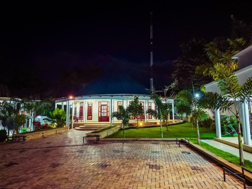 Hellen's Riverside Villas