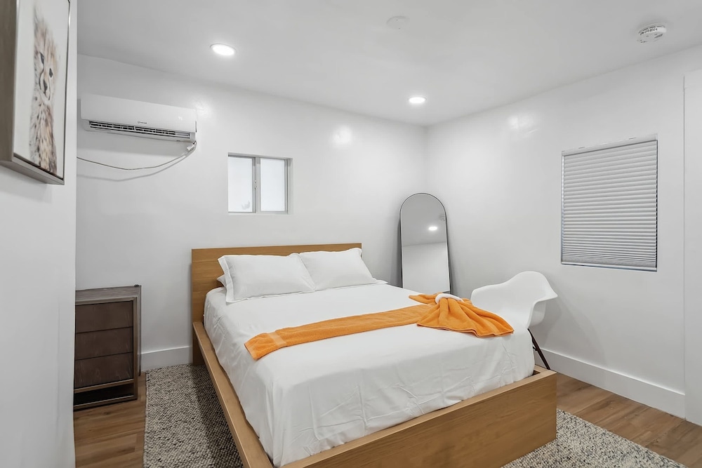 Casa Roselle 3 in Hollywood