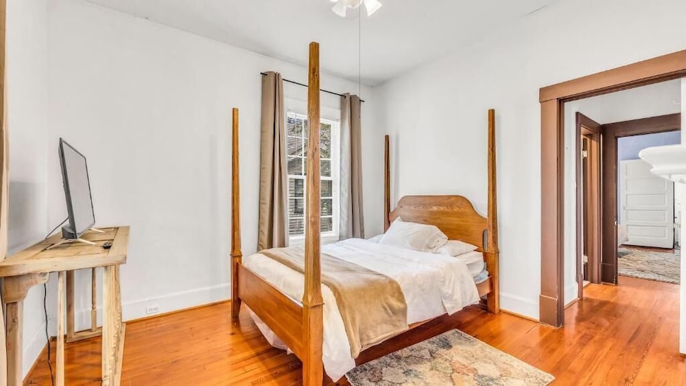 Charming Duplex in Historic District