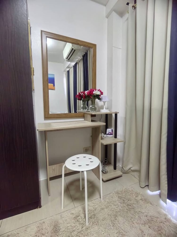 The Golden Shore Suites