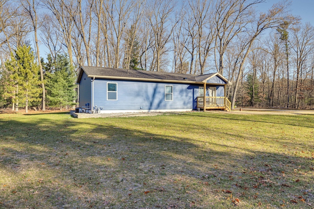 Golf, Hike & Boat: Home w/ Fire Pit in Friendship