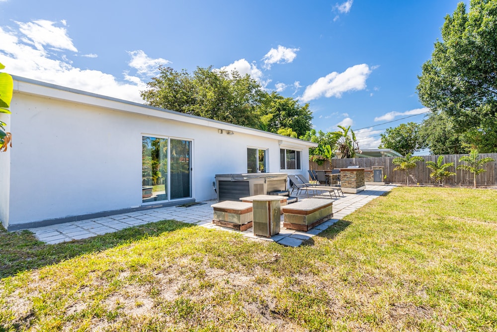 Hollywood Hills 3BD Home - Image 4