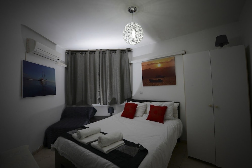 Avi's Suites - 44 Hativat Hanegev