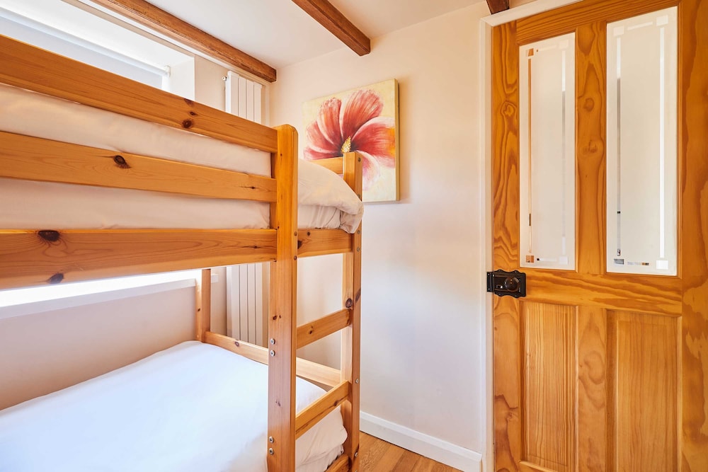 Host Stay Sunbeam Cottage
