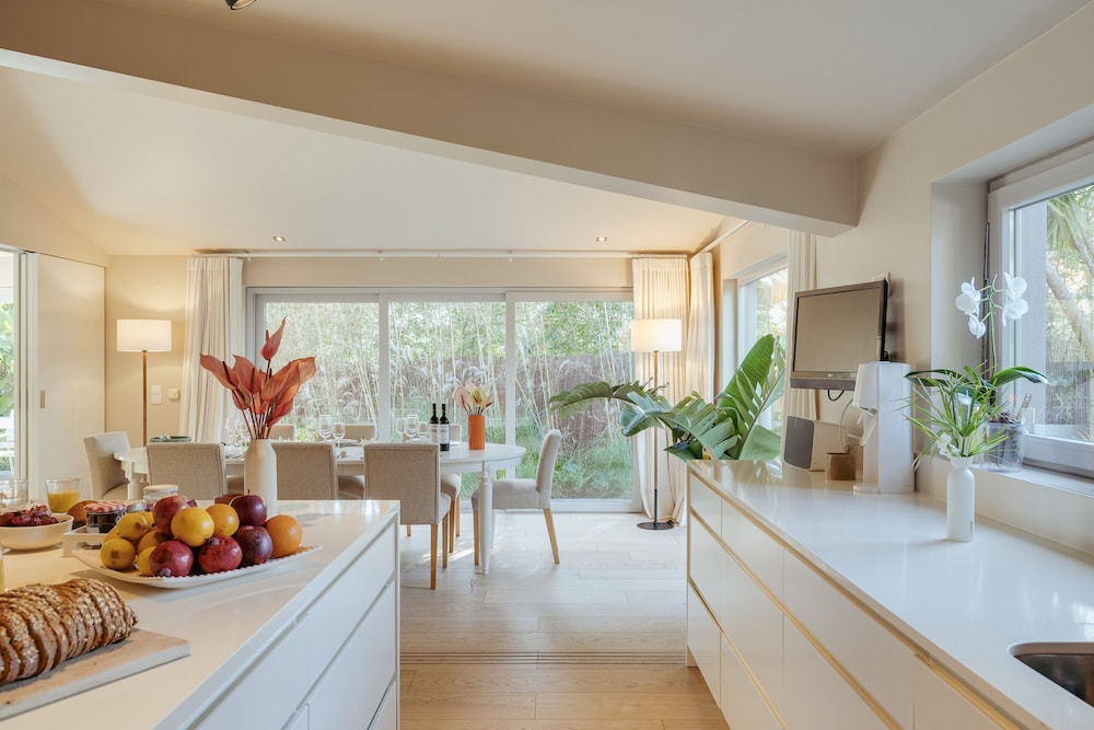 Light Villa by Cadenzalux