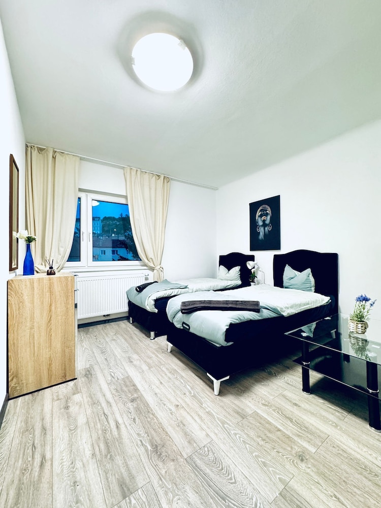 2BR 1LR Apartment for 5 Peaceful Stay