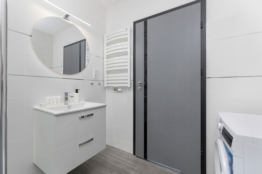 Swinoujscie Apartment for 6 by Renters