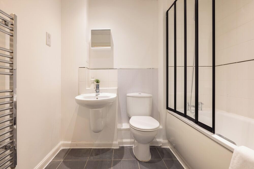 2 Bedrooms Apartment in Wembley