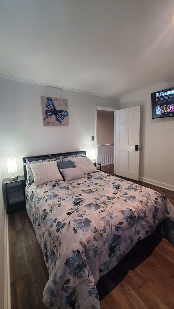 King beds Hot Tub Arcade Luxury Showers