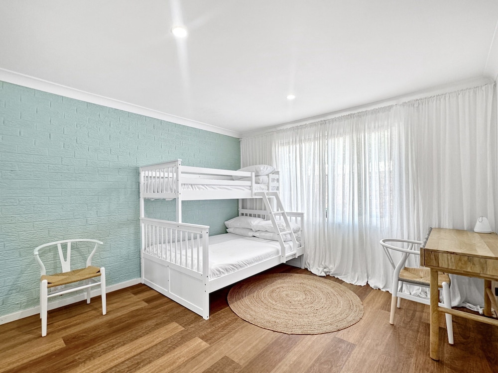 Spacious 2-bed Townhouse With BBQ