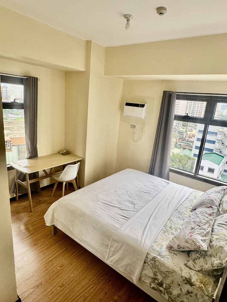 Radiance Manila bay 2 br & 3 bath