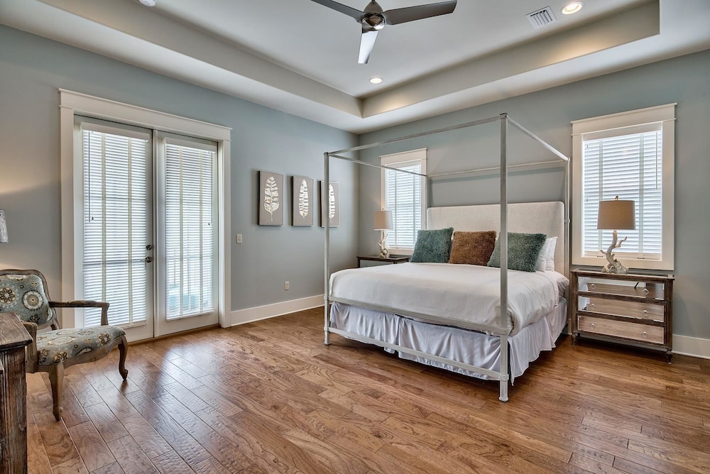 Villa Destiny 6 Bedroom Holiday Home by Five Star Properties