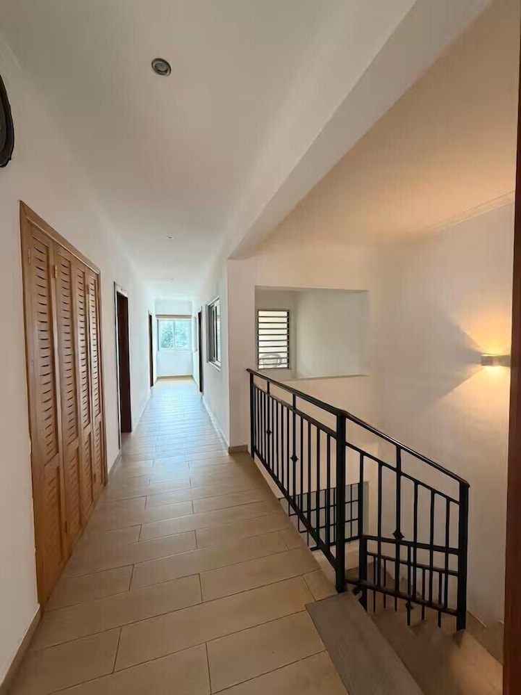 4BR Town House Cantonments. Pool. Garden