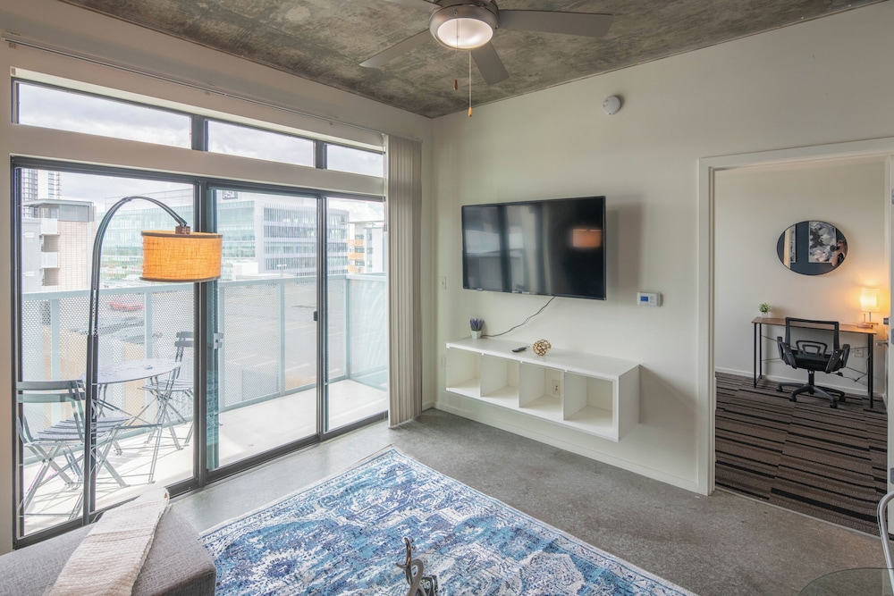 ROVE LIVING/KL - Roosevelt Point