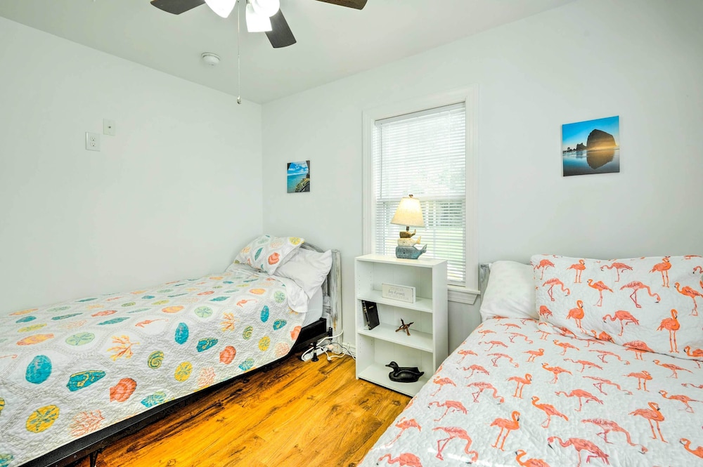 Coastal Escape: Bayfront Home w/ Dock & Views view 3